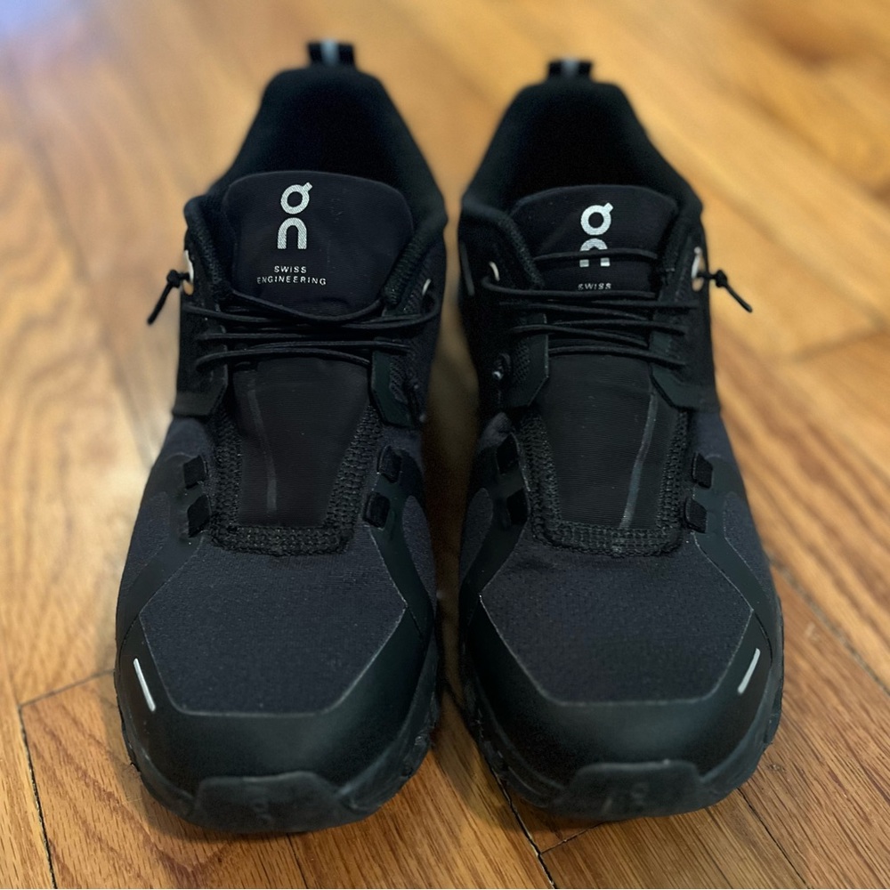 On Cloud 5 waterproof black, size: Women 8, Men 6.5